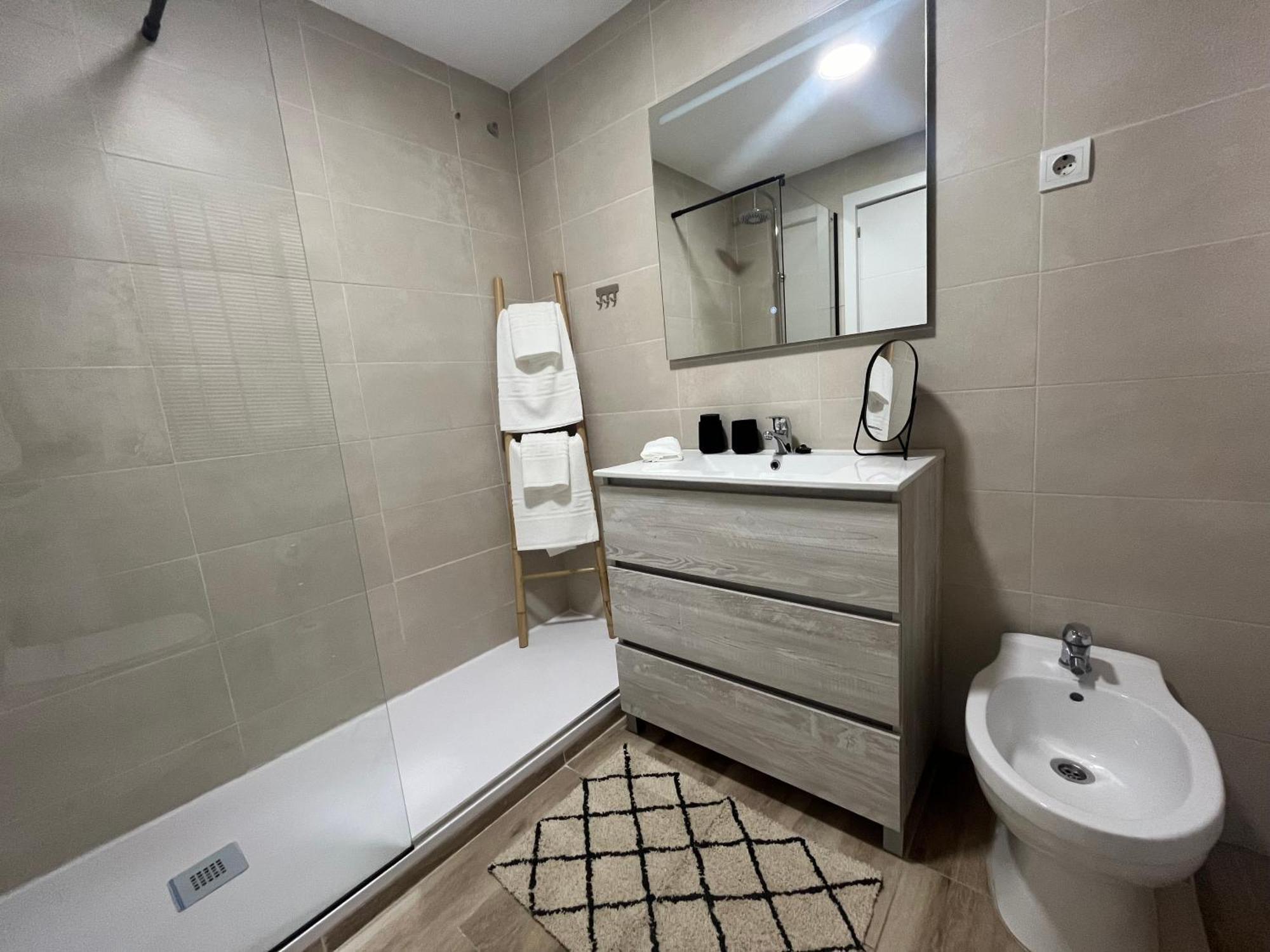 Love Rent4 Malaga Huelin ภายนอก รูปภาพ